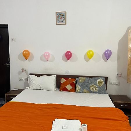 Sunrise Bed & Breakfast 克久拉霍 外观 照片