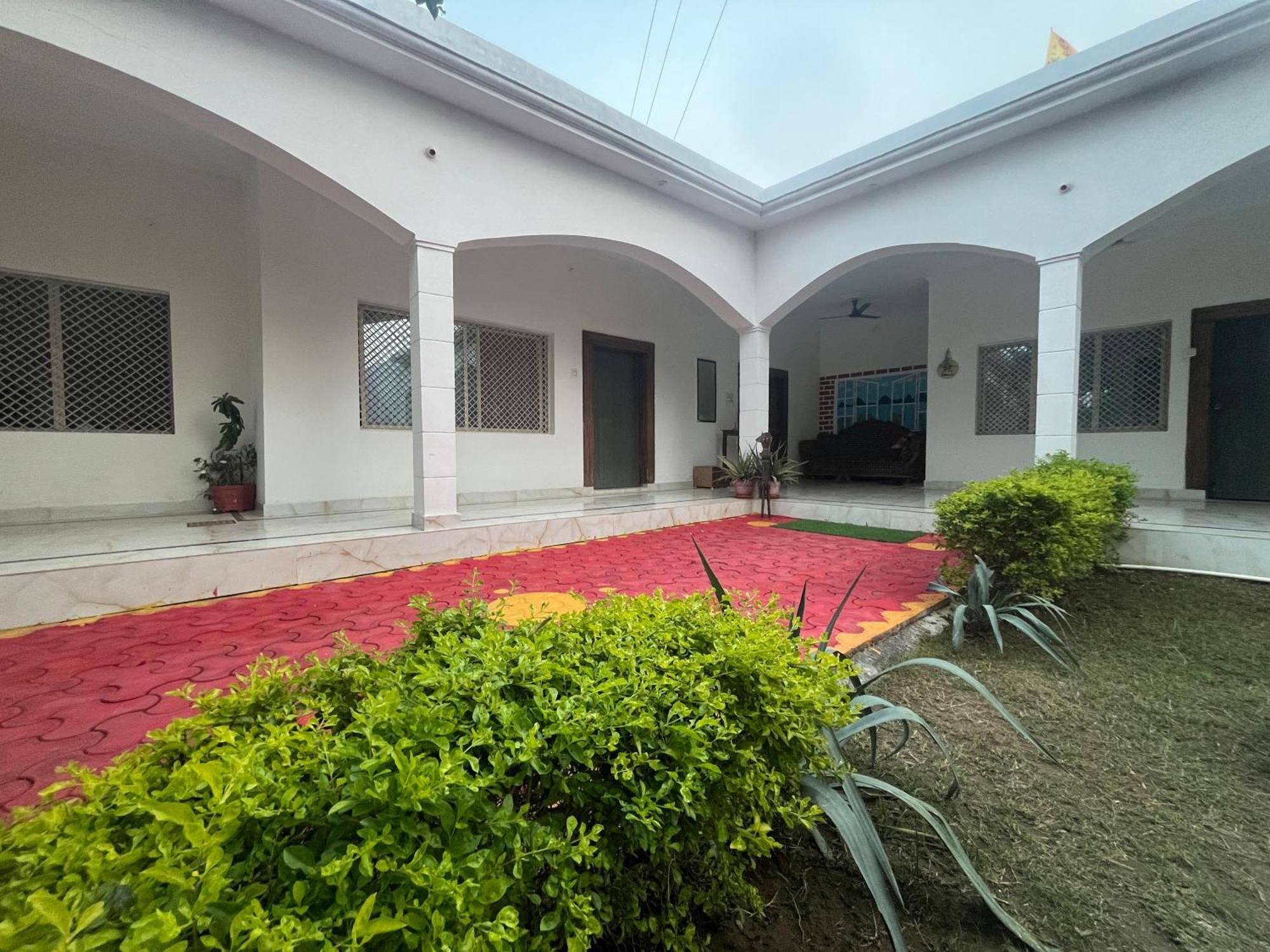 Sunrise Bed & Breakfast 克久拉霍 外观 照片