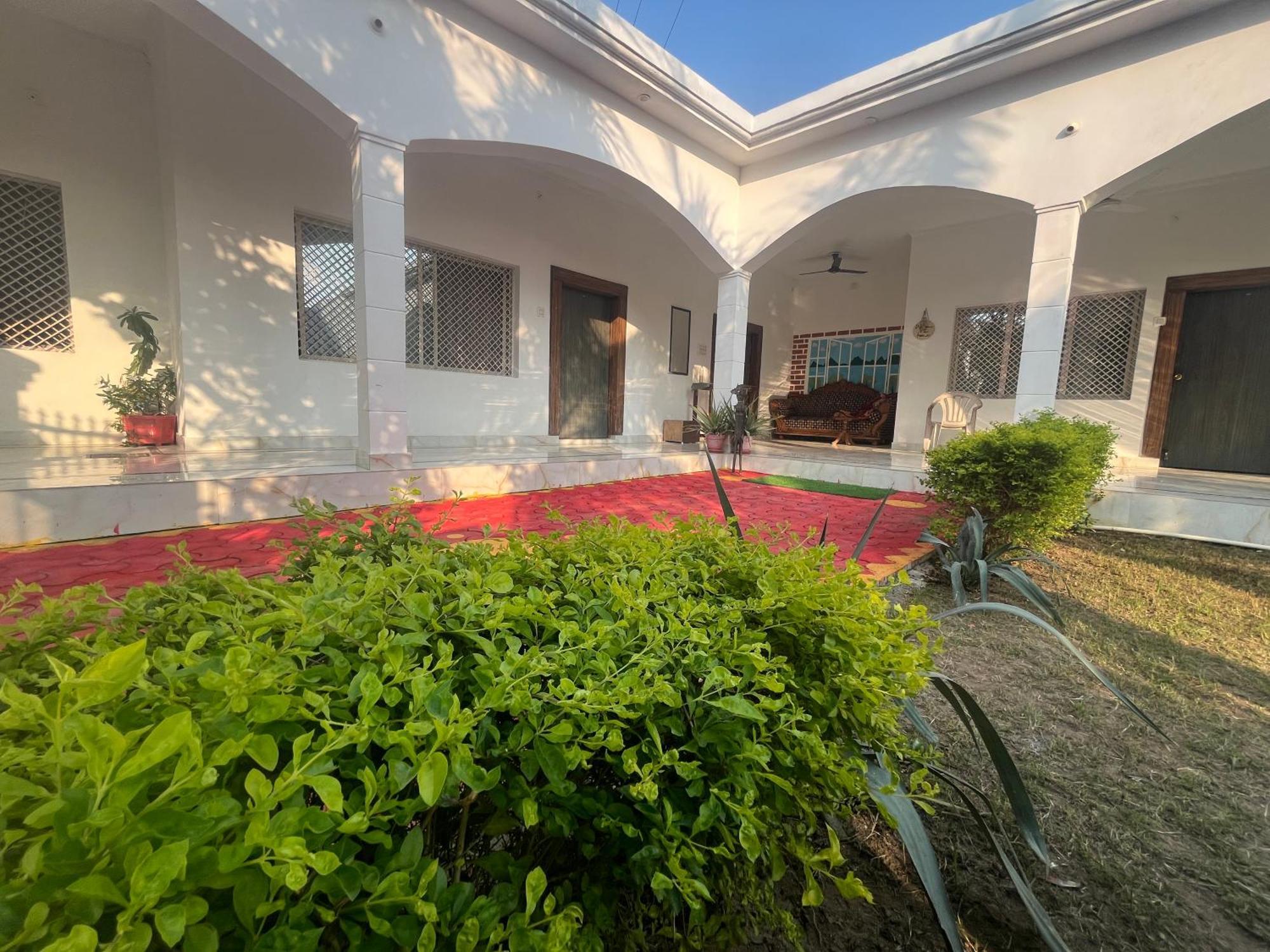 Sunrise Bed & Breakfast 克久拉霍 外观 照片