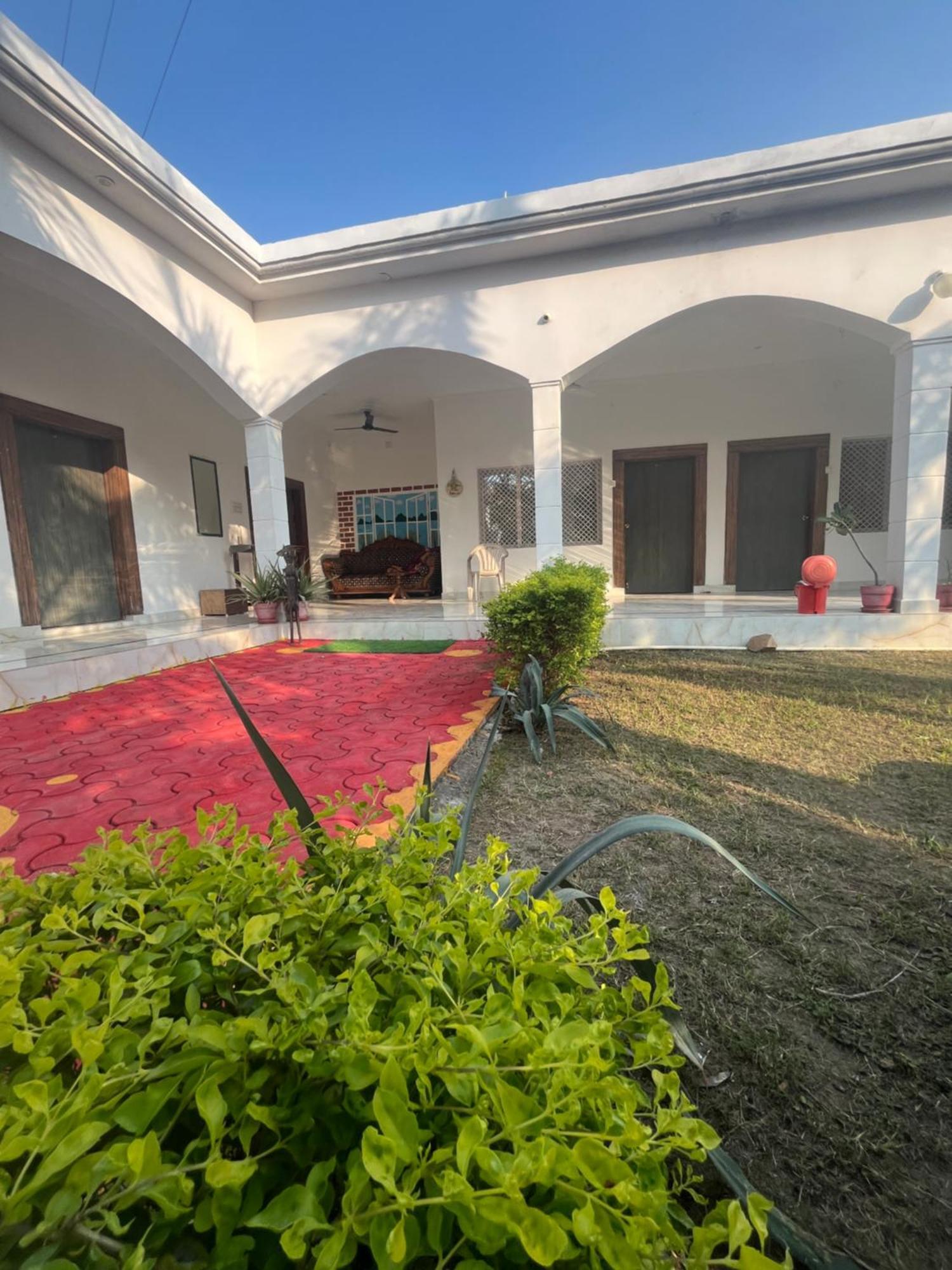 Sunrise Bed & Breakfast 克久拉霍 外观 照片