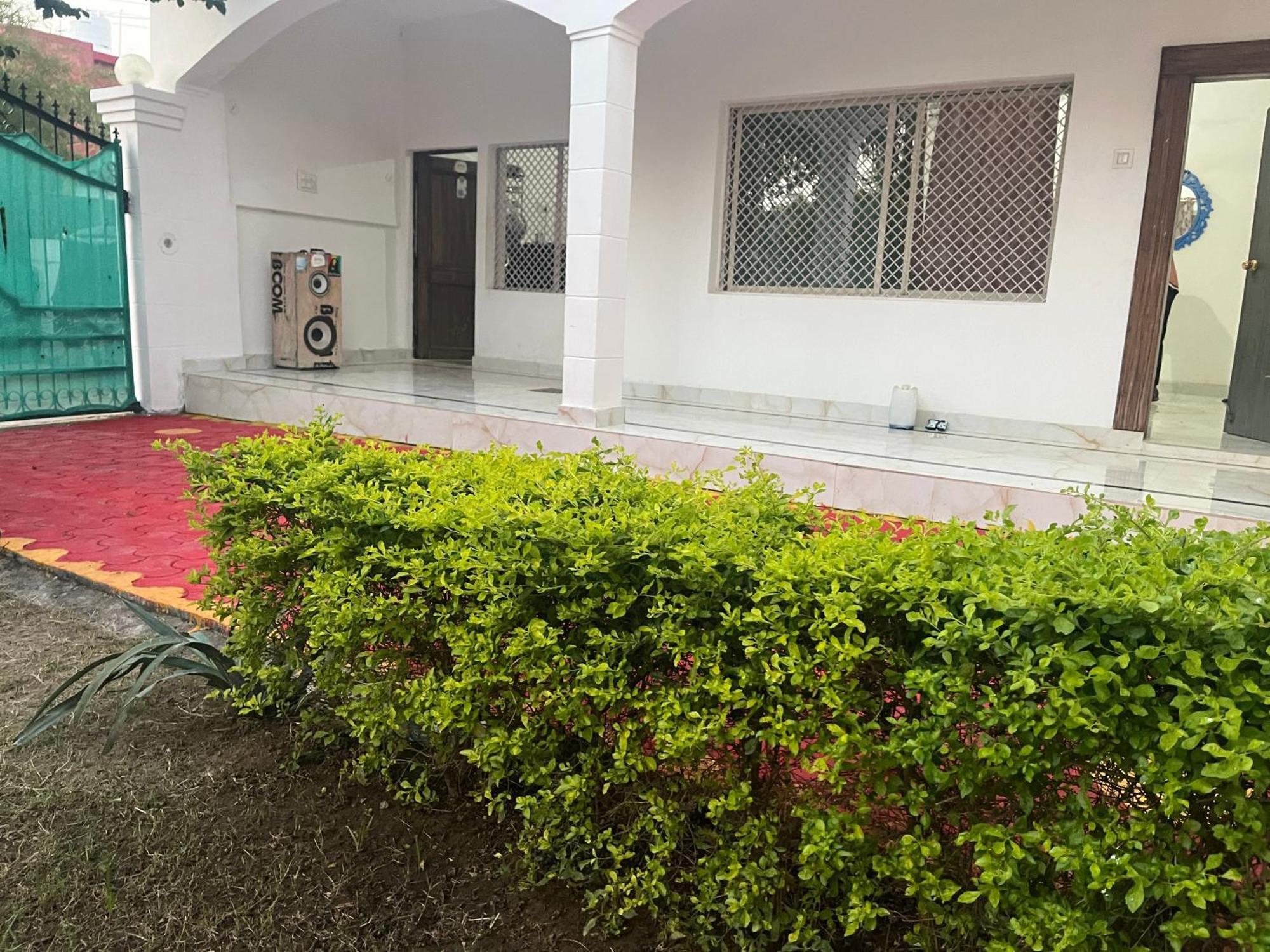 Sunrise Bed & Breakfast 克久拉霍 外观 照片