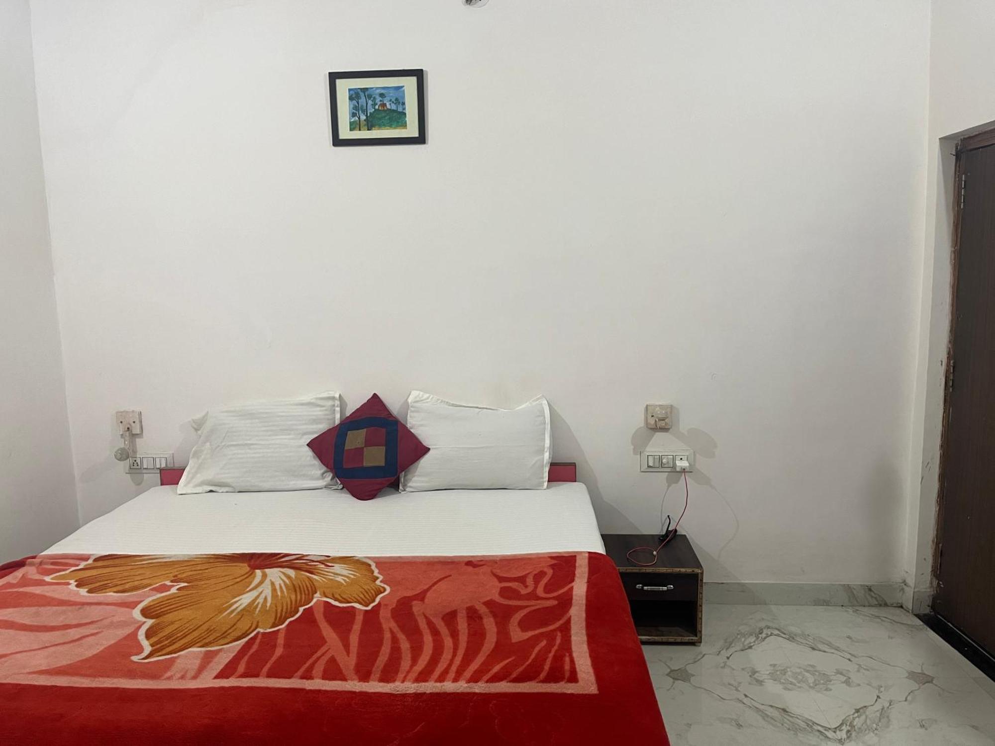 Sunrise Bed & Breakfast 克久拉霍 外观 照片