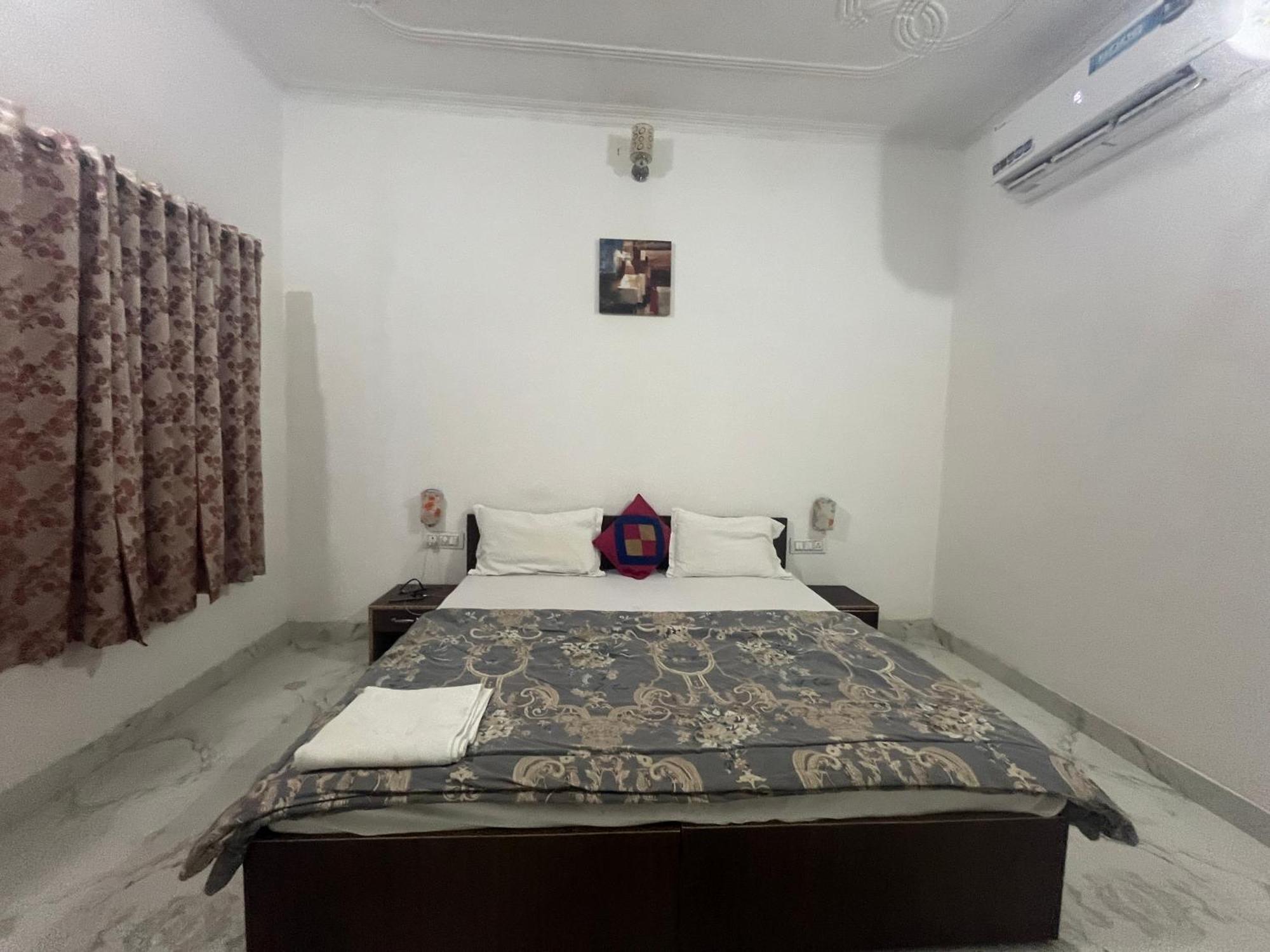 Sunrise Bed & Breakfast 克久拉霍 外观 照片