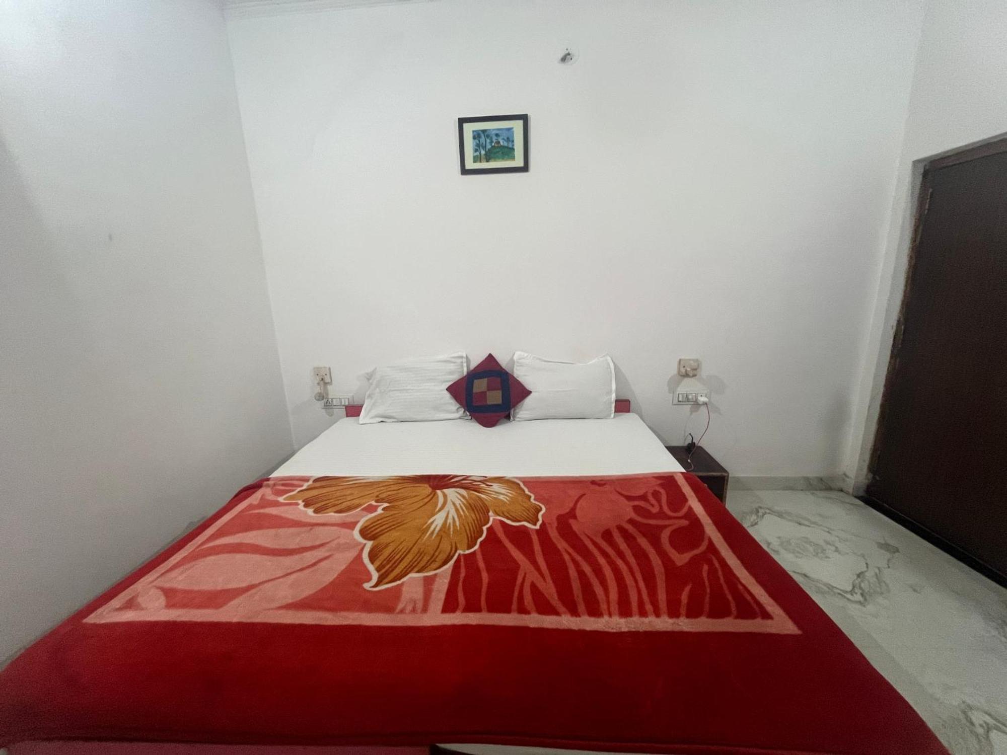 Sunrise Bed & Breakfast 克久拉霍 外观 照片