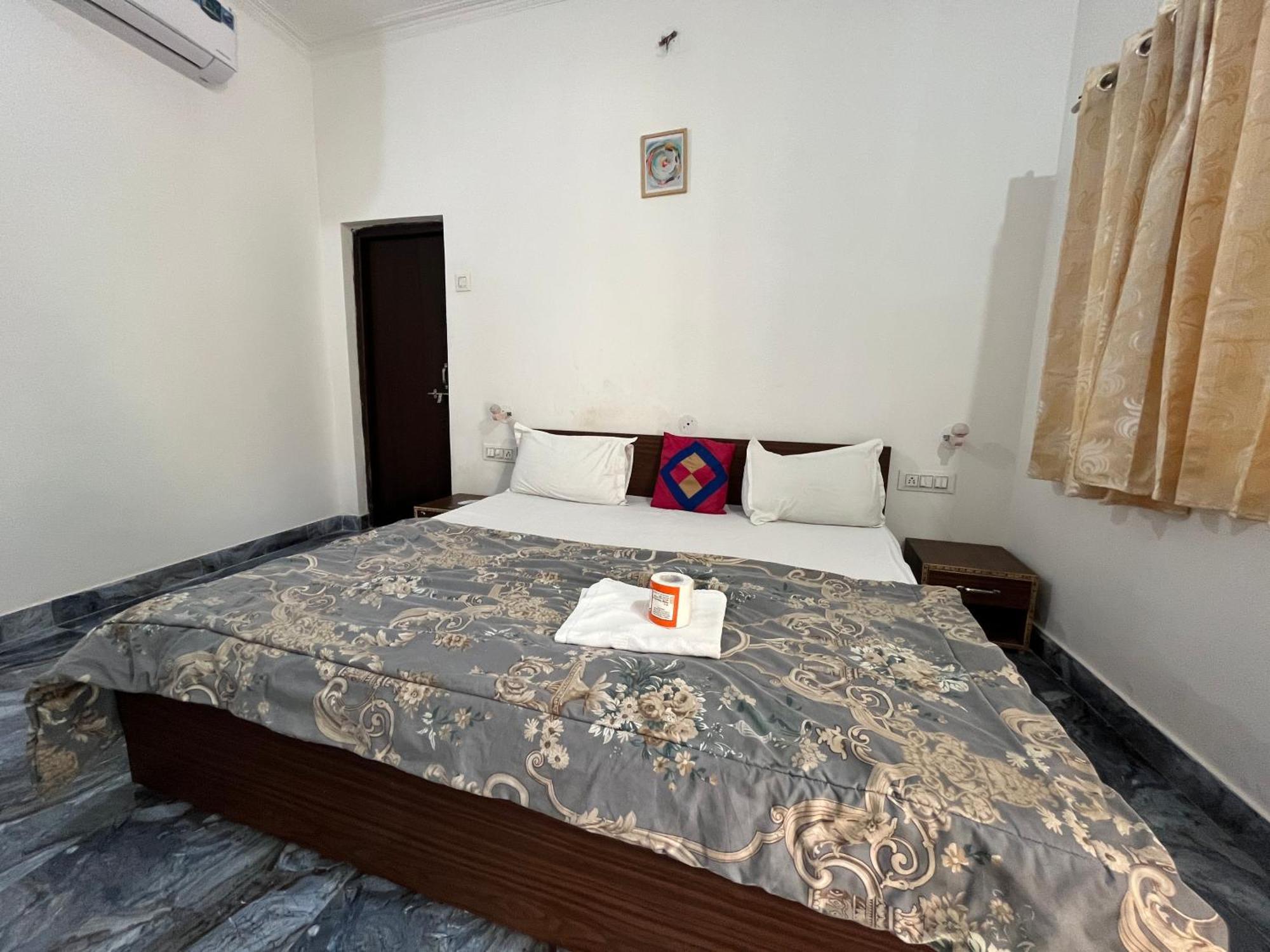 Sunrise Bed & Breakfast 克久拉霍 外观 照片