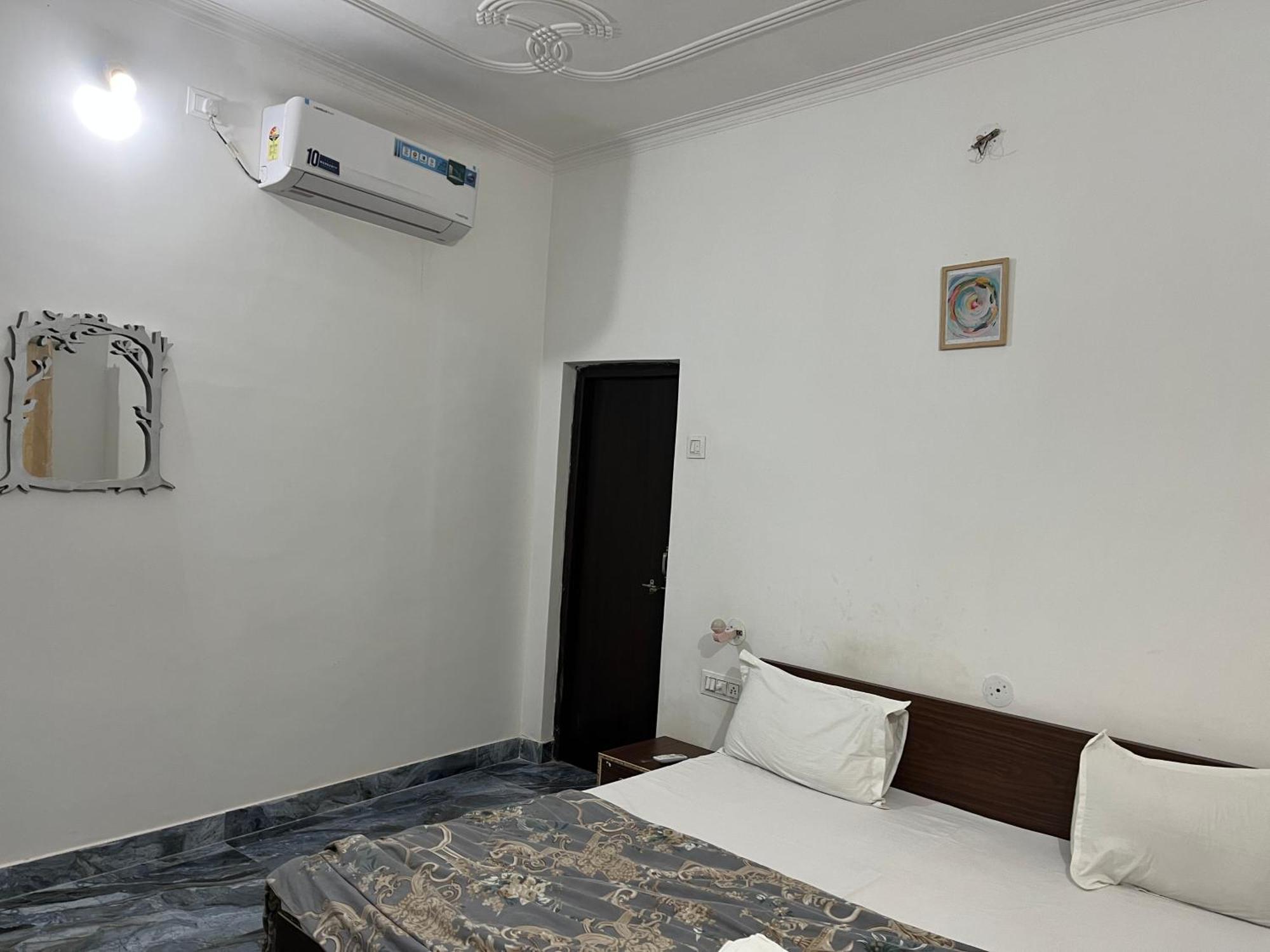 Sunrise Bed & Breakfast 克久拉霍 外观 照片