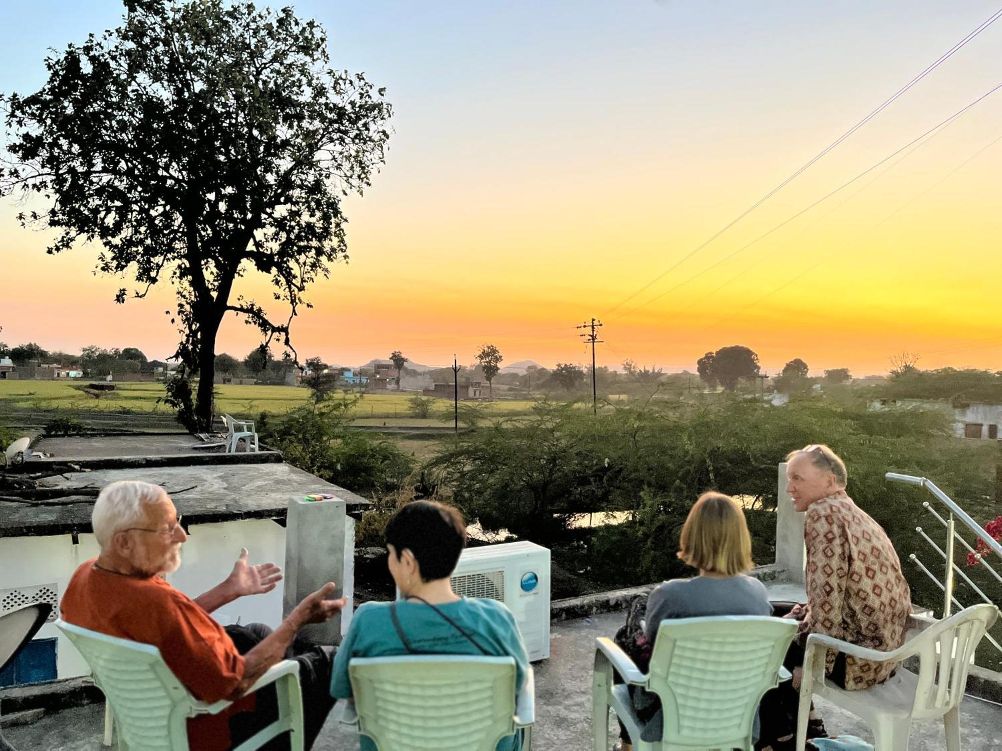 Sunrise Bed & Breakfast 克久拉霍 外观 照片