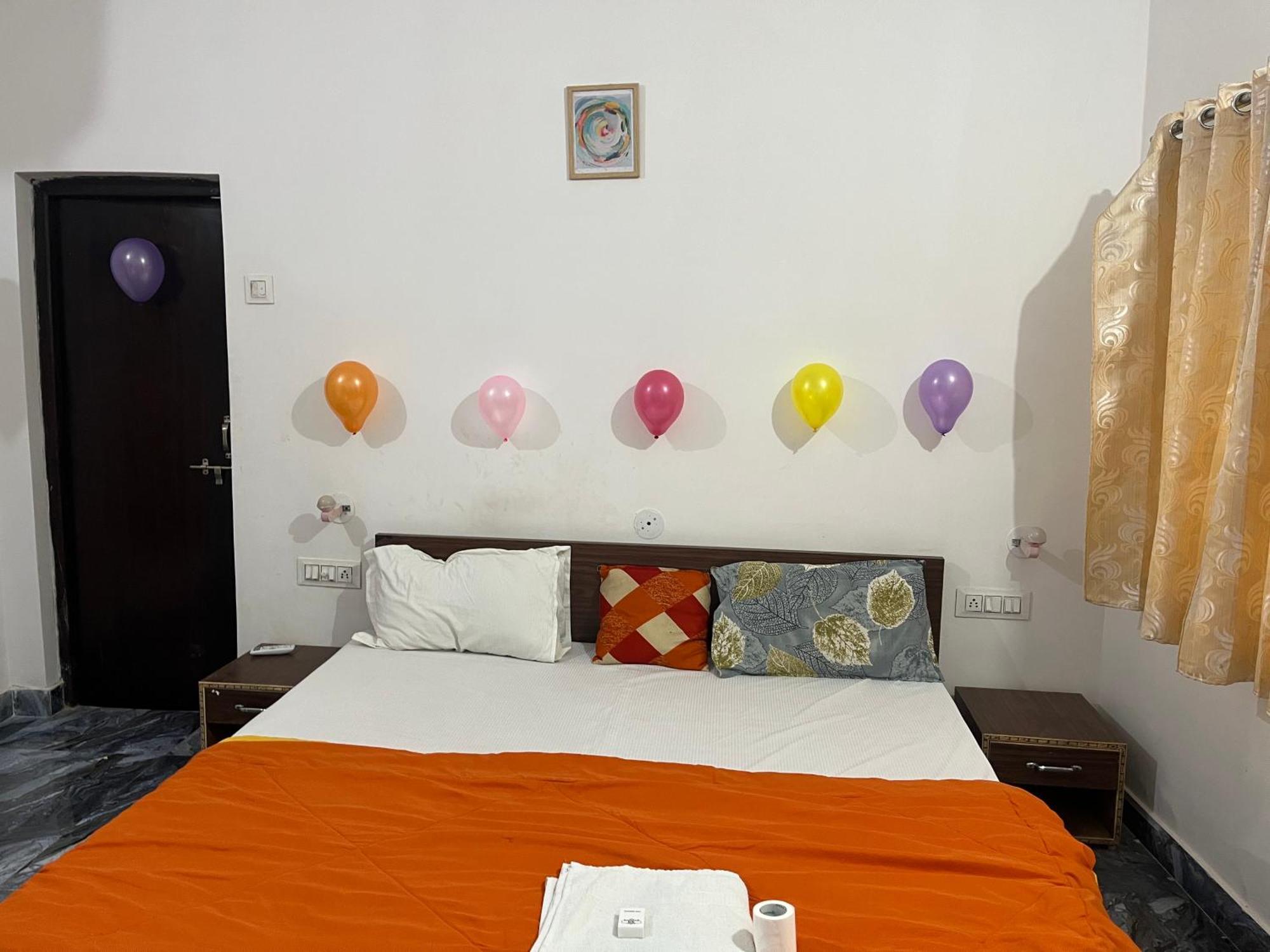 Sunrise Bed & Breakfast 克久拉霍 外观 照片